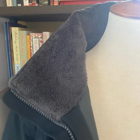 EUC!! LOLE WOMENS SKI JACKET BLACK M - Picture 3 of 16